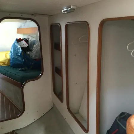 Merak Ботель *